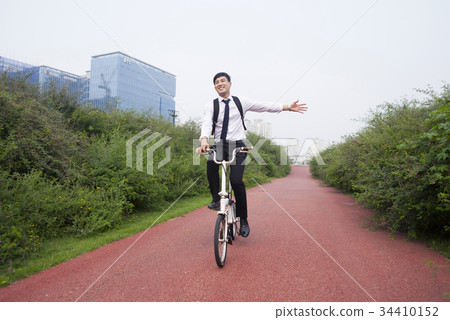 Businessman 34410152