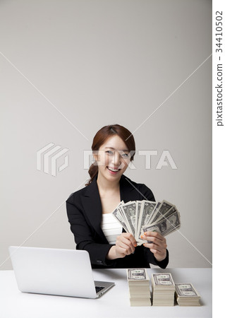 女商人，MacBook Air，美元 34410502