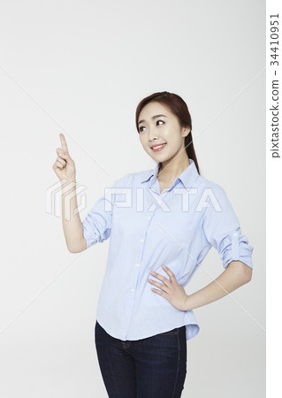 Young woman 34410951