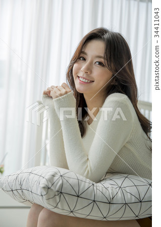 年輕的女人 34411043