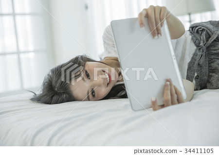 Young woman Young woman 34411105