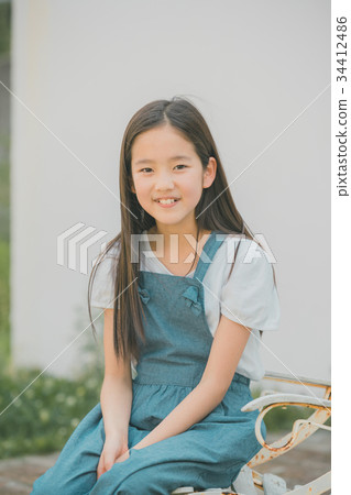 kid, younger, person 34412486