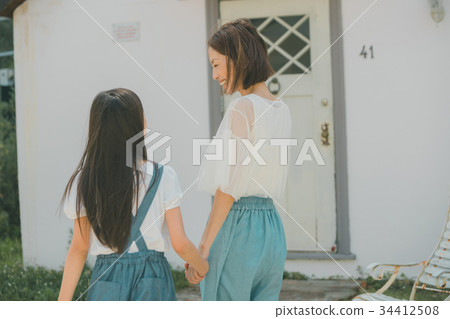 girl, young girl, Mother Daughter 34412508
