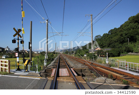 Countryside railroad crossing 34412590