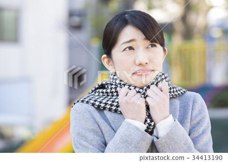 young woman young woman 34413190