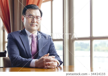 Businessman 34414133