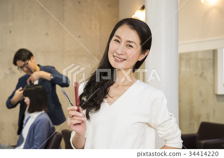 美女形像美髮師 美女形像美髮師 34414220