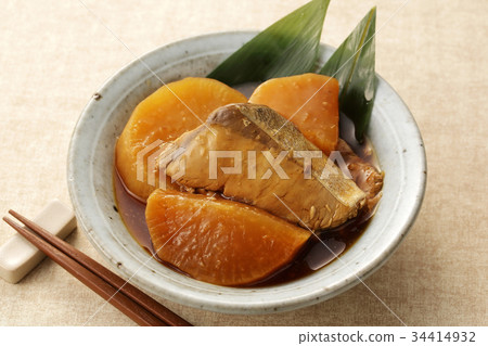 First brown egg 34414932