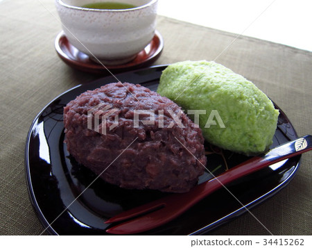 Ojagi and tea 34415262