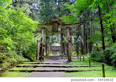 Hakusan Heisen-ji Temple Two Torii和Hall of Fame Hakusan Heisen-ji Temple Two Torii和Hall of Fame 34416638