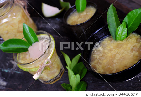 grapefruit sweet gruel, Vietnamese sweet soup grapefruit sweet gruel, Vietnamese sweet soup 34416677