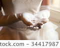 結婚戒指和新娘 34417987