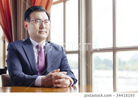 Businessman 34418193