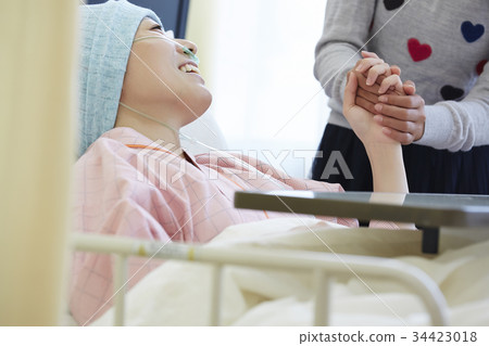 A mother in battle and a primary schoolchild who came to visit 34423018