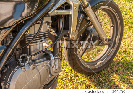 Close up view of a old motorcycle 34425063