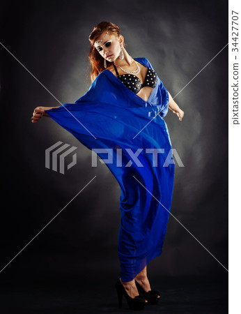 Fashion Woman Portrait Fashion Woman Portrait 34427707