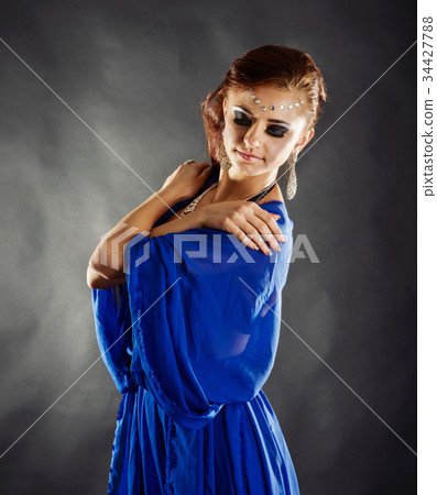 Fashion Woman Portrait 34427788