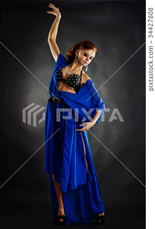 Fashion Woman Portrait Fashion Woman Portrait 34427808