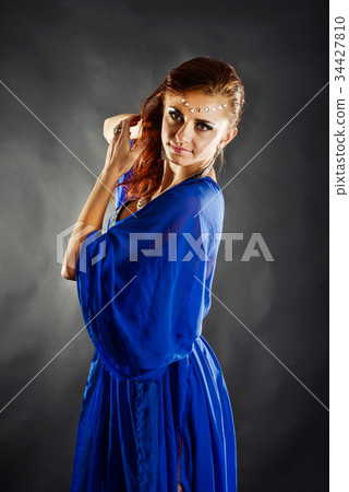 Fashion Woman Portrait Fashion Woman Portrait 34427810