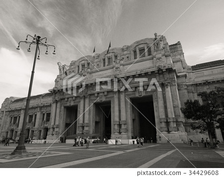Milan Central Station / Milano Central Station 34429608