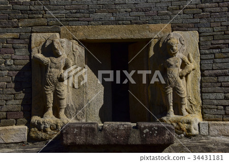 Bunwolsa Temple Stone Pagoda(國寶30號),Bunwolsa Temple,慶州(韓國),韓國Gyeongbuk Bunwolsa Temple Stone Pagoda(國寶30號),Bunwolsa Temple,慶州(韓國),韓國Gyeongbuk 34431181
