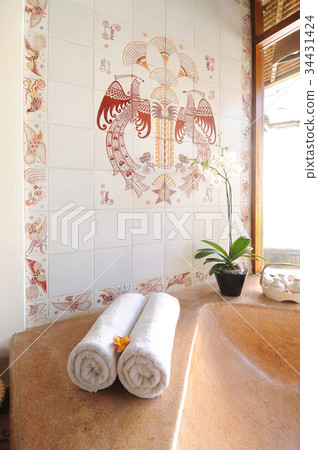 Balinese bathroom 34431424