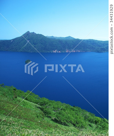 摩週湖染成深藍色 34431929