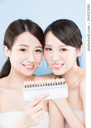 two beauty woman two beauty woman 34432896