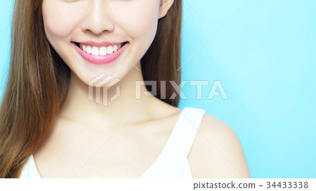 tooth whiten concept 34433338