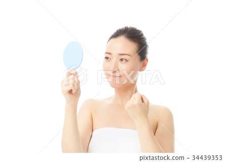 一個女人用鏡子 一個女人用鏡子 34439353