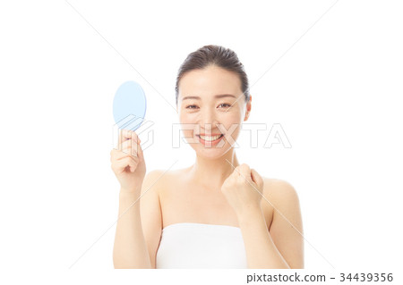 一個女人用鏡子 一個女人用鏡子 34439356