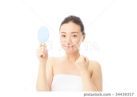 一個女人用鏡子 一個女人用鏡子 34439357