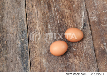 egg on wood egg on wood 34439511