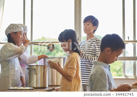 Elementary school lunch lunch break 34442745