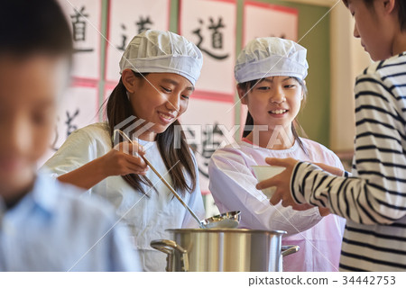 小學午餐午休 小學午餐午休 34442753