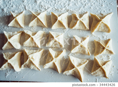 cakes before baking cakes before baking 34443426