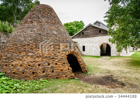 Charcoal kiln 34444188