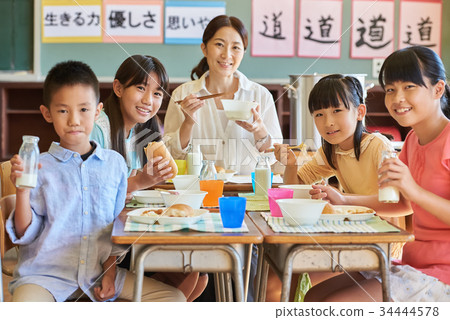Elementary school lunch lunch break 34444578