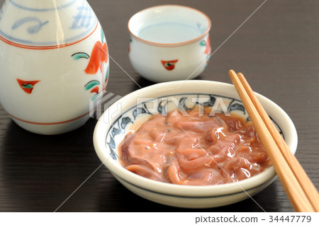 日本酒和魷魚鹹魚 34447779
