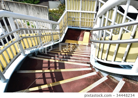 Crossroad footbridge 34448234