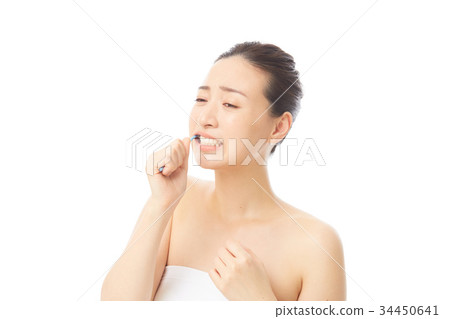 刷牙的女人 34450641