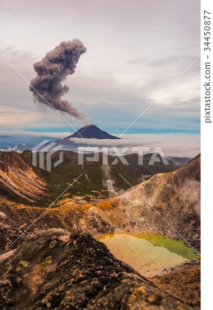 Gunung Sinabung Volcano eruptions 34450877