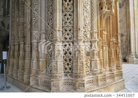 世界遺產巴塔利亞修道院未完成的教堂 34451007