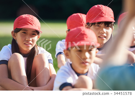 Elementary school physical education ground 34451578