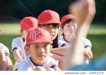 Elementary school physical education ground 34451579