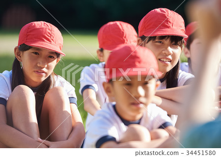 Elementary school physical education ground 34451580