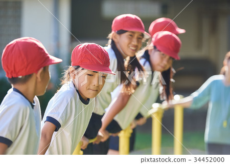 Elementary school physical education ground 34452000