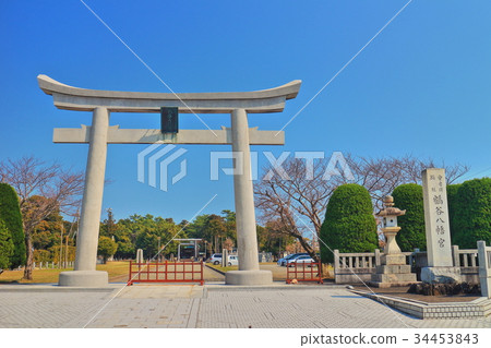 Otorii of Tsurutani Hachimangu Shrine 34453843