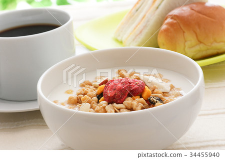 Breakfast yogurt bread sandwich coffee 34455940