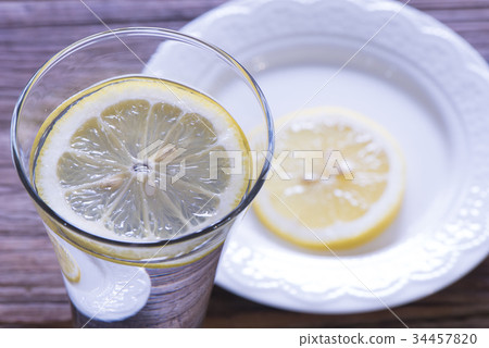 Yellow lemon Yellow lemon 34457820